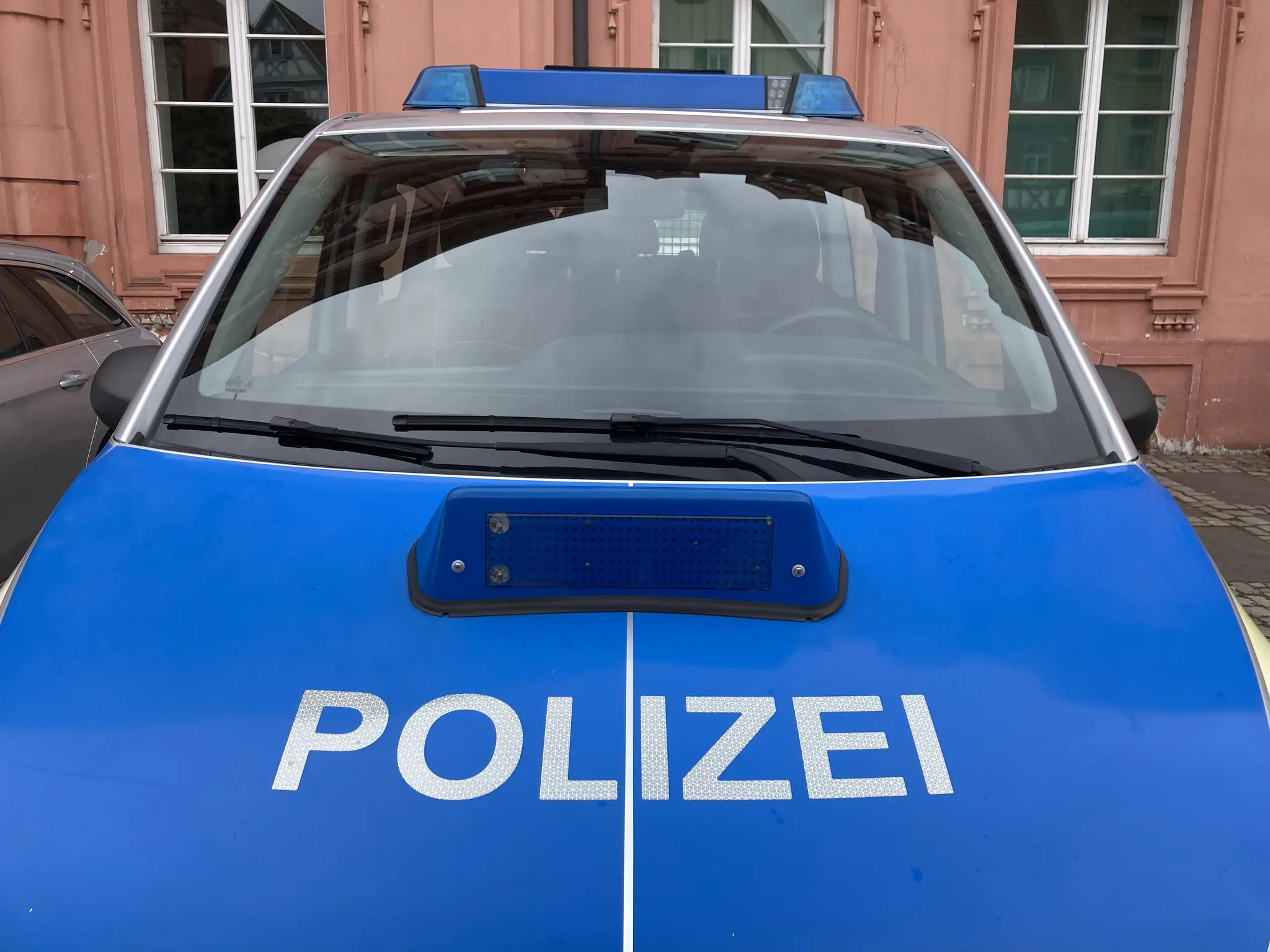 Fatal Lahr Truck Accident: Two Pedestrians Killed, Driver Fled